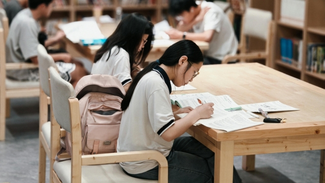 Mậu Tý 2008 nữ mạng năm 2026